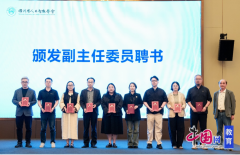 <b>出格指出该校正在AI艺术范畴走出特色成长之？</b> 