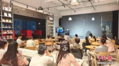 过教育、医疗、技术培训、社会保障等路子提拔 